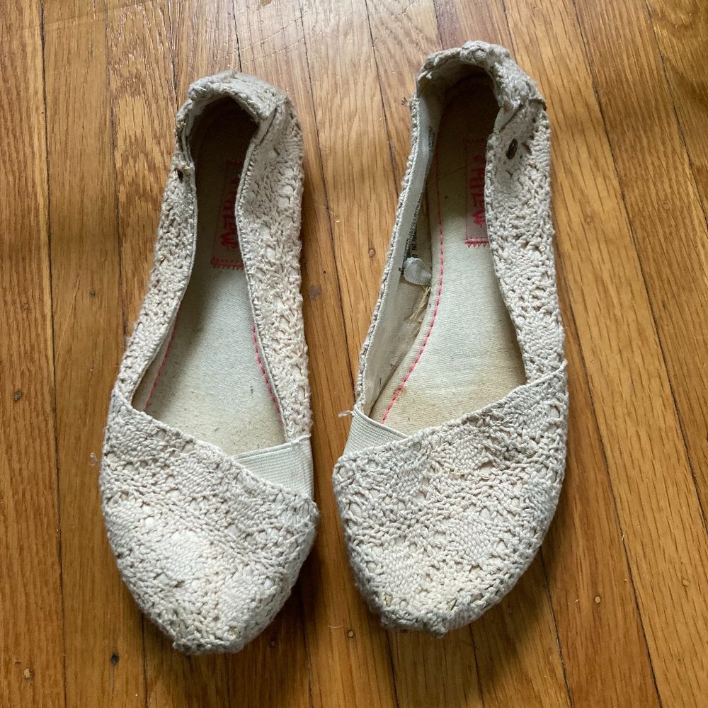 Cream Lace Ballet Flats